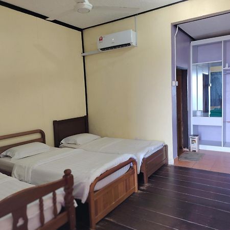 Restu Chalet Tioman Kampong Ayer Batang Exterior photo