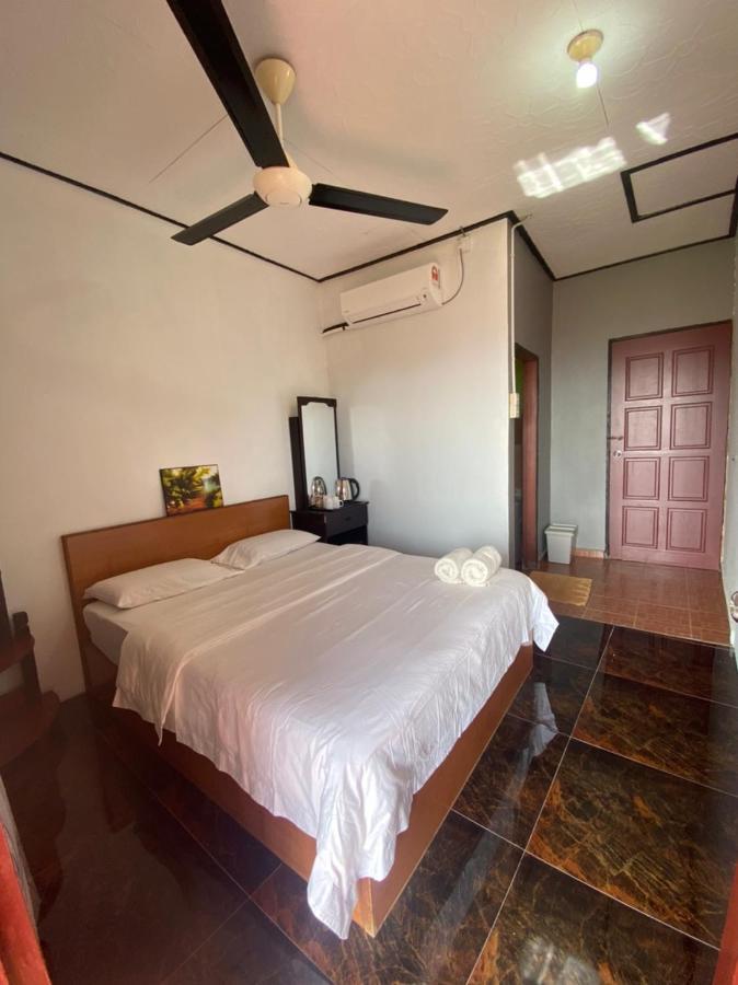 Restu Chalet Tioman Kampong Ayer Batang Exterior photo