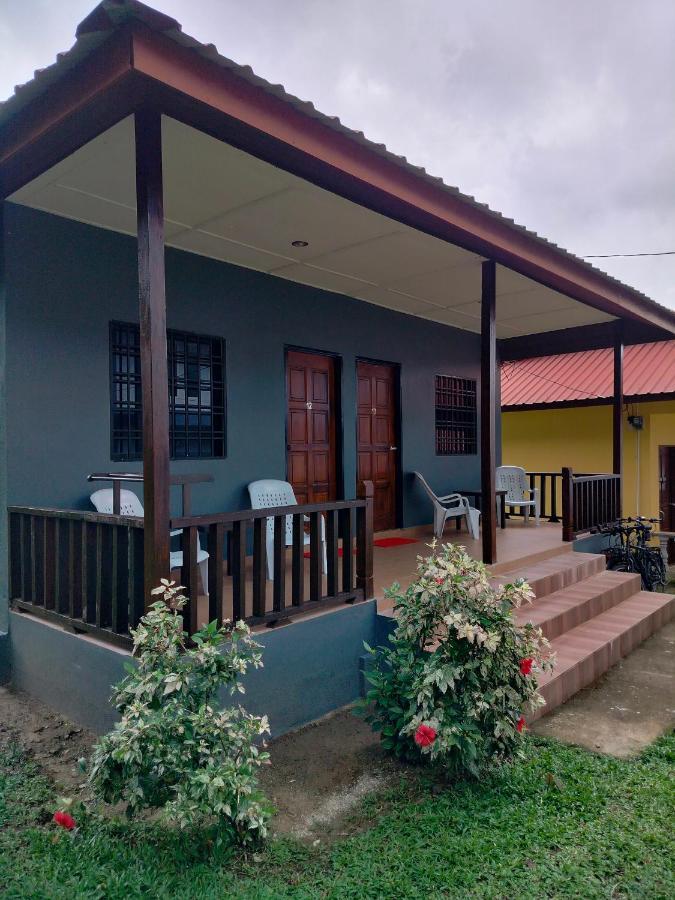 Restu Chalet Tioman Kampong Ayer Batang Exterior photo
