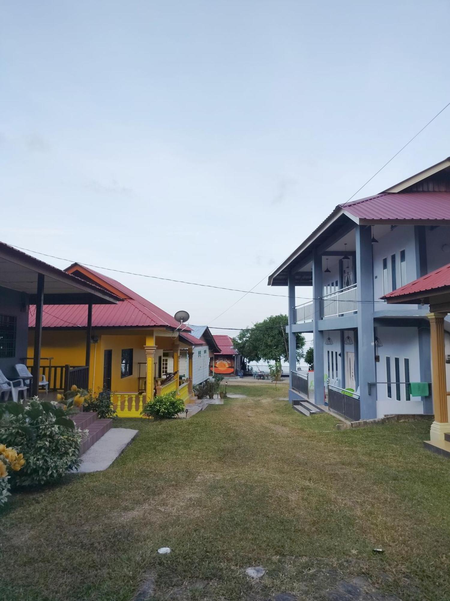 Restu Chalet Tioman Kampong Ayer Batang Exterior photo