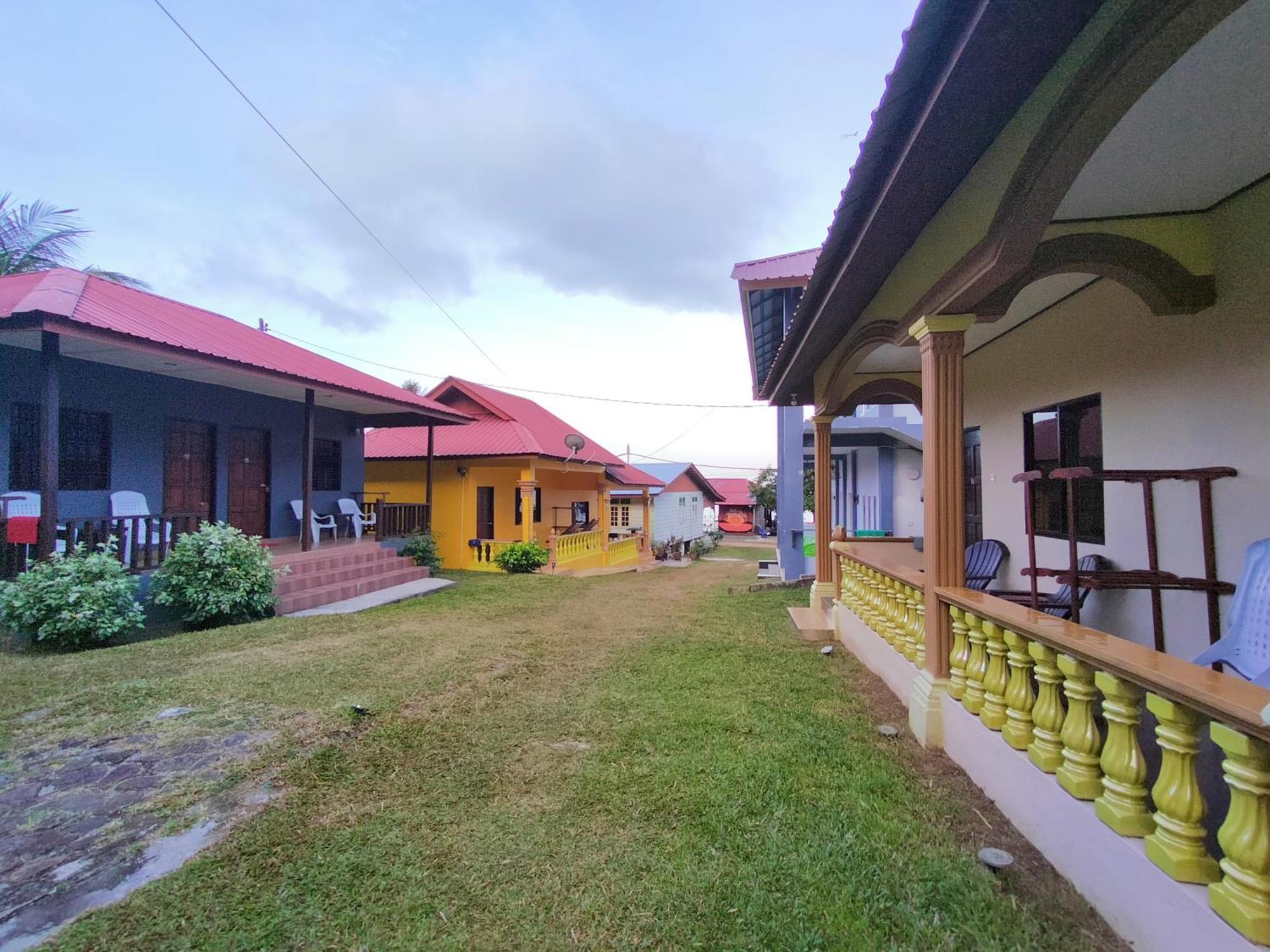 Restu Chalet Tioman Kampong Ayer Batang Exterior photo