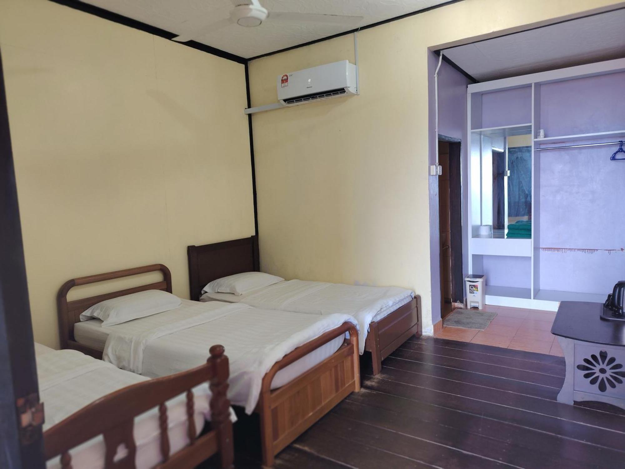 Restu Chalet Tioman Kampong Ayer Batang Exterior photo